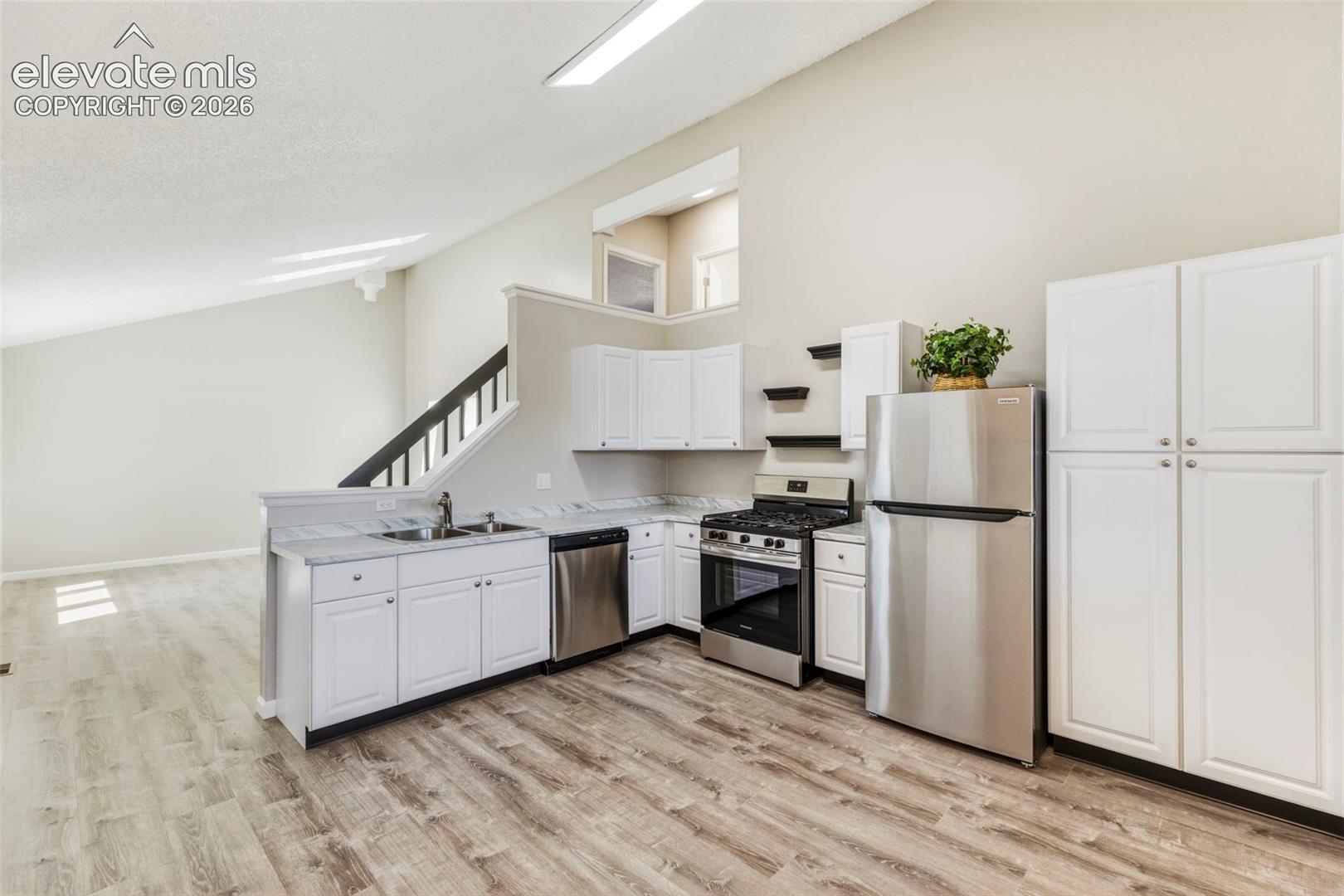 Listing photo 11 for 4537 Fenton Road