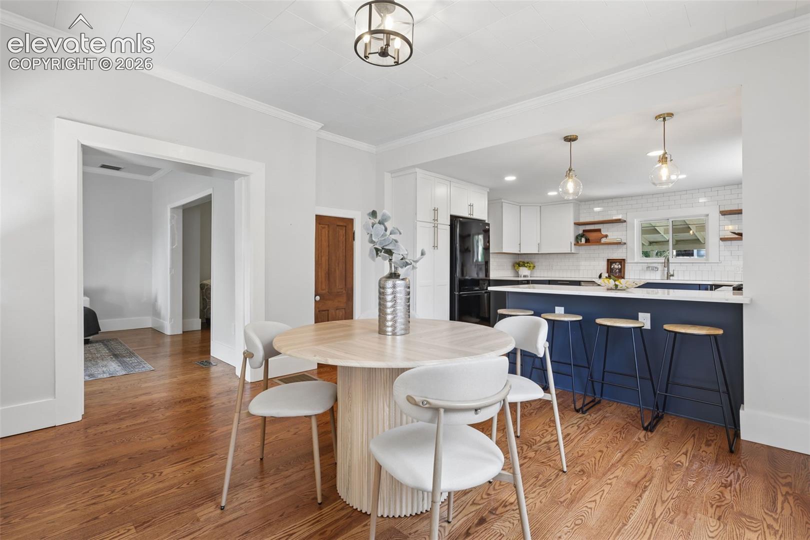 Listing photo 12 for 1812 W Pikes Peak Avenue