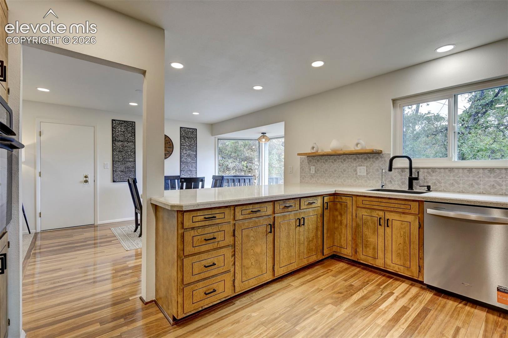 Listing photo 16 for 1018 Zodiac Drive