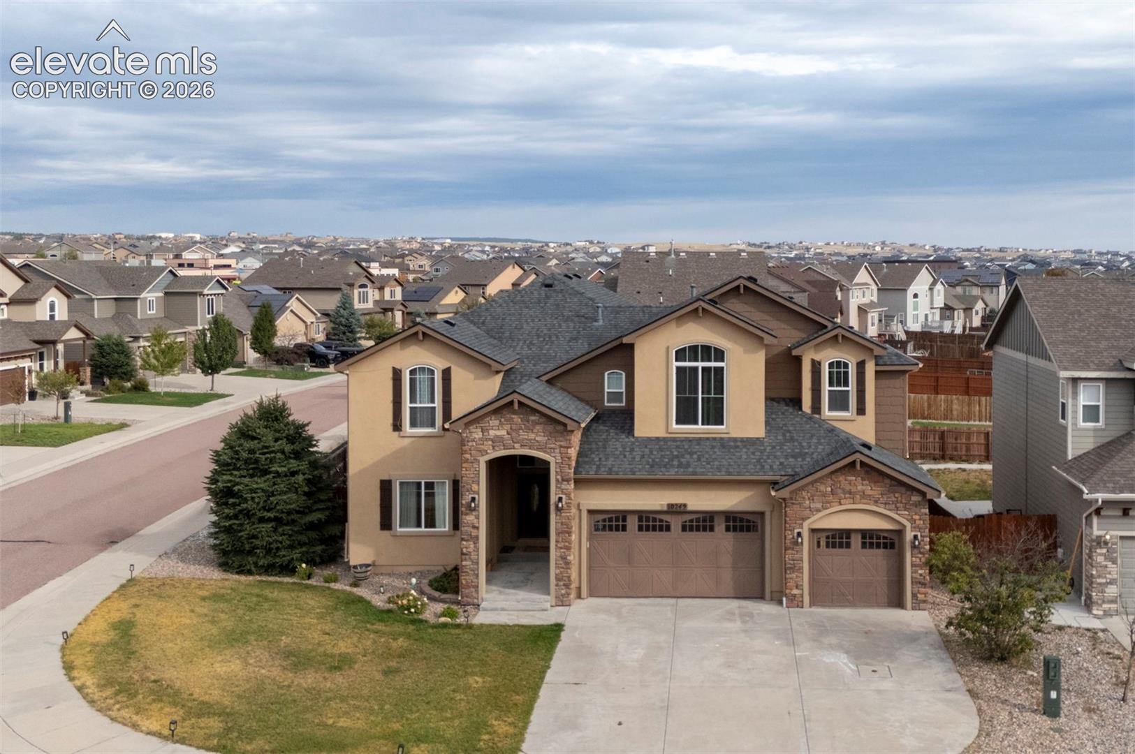 Listing photo 2 for 10249 Mt Lincoln Drive