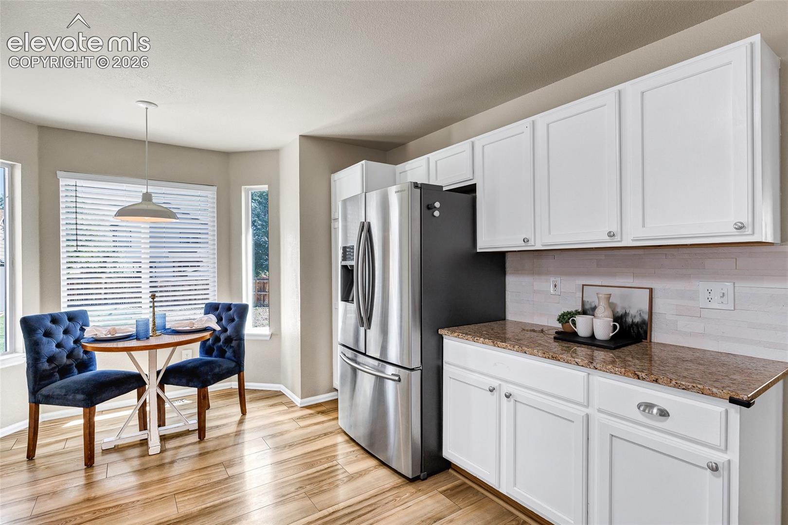 Listing photo 16 for 848 Regent Court