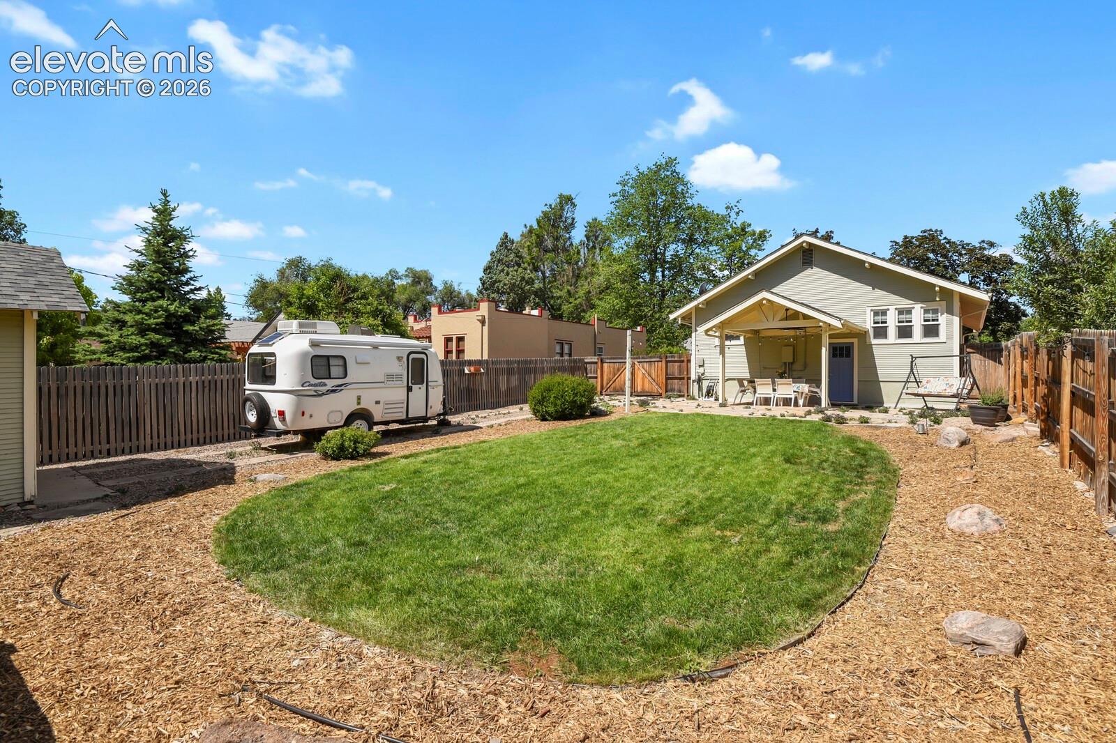 Listing photo 41 for 1507 N El Paso Street