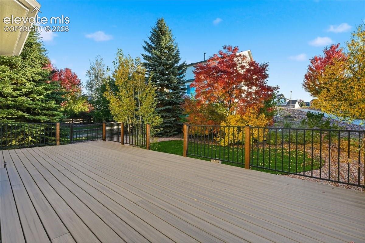 Listing photo 5 for 15777 James Gate Place