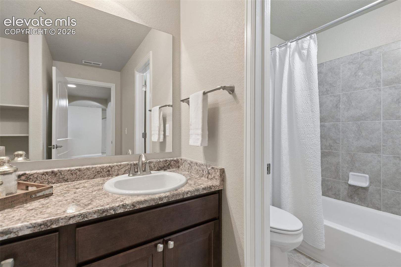 Listing photo 25 for 8042 Potentilla Grove