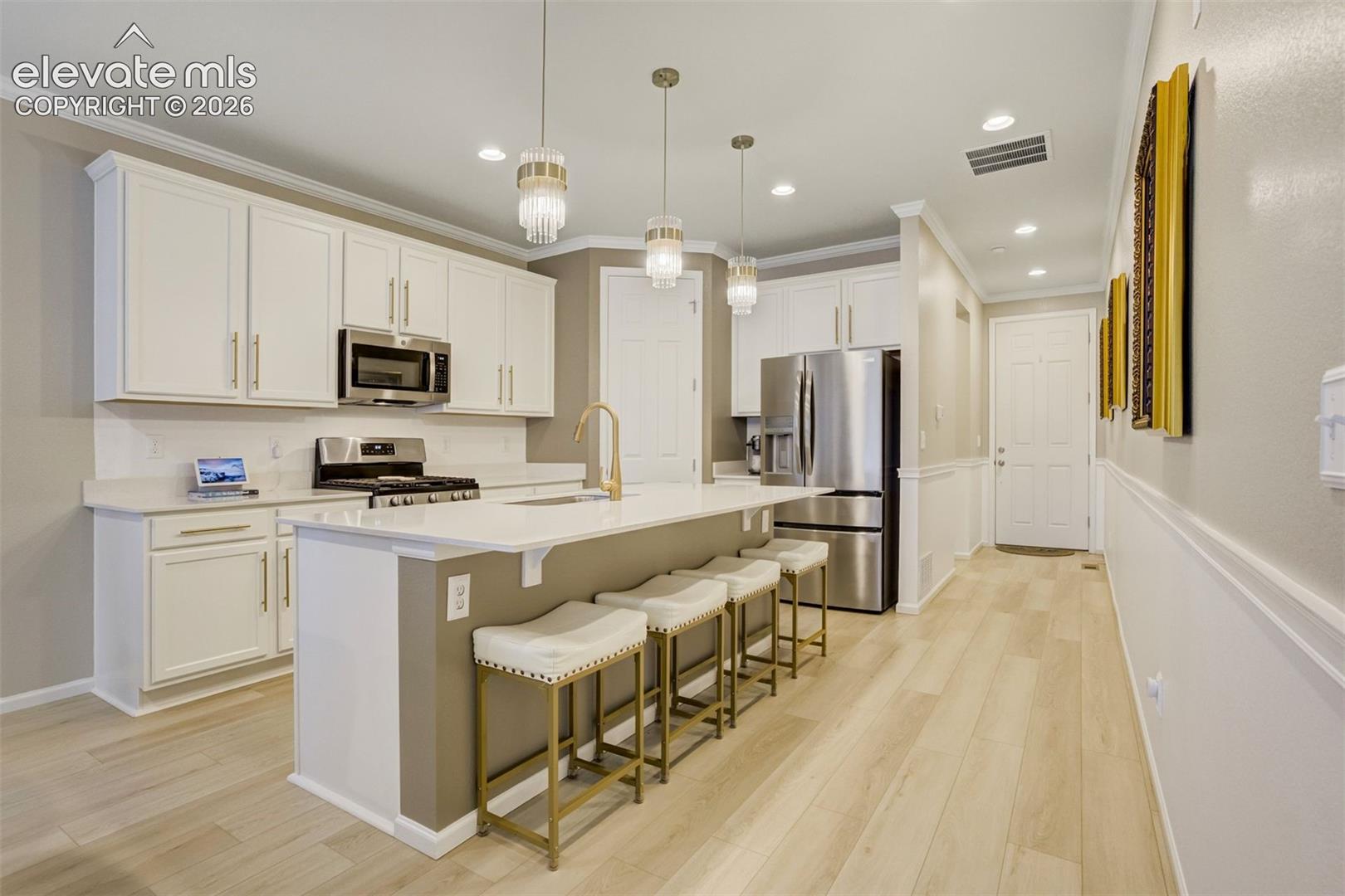 5689 Mammoth Lane, photo 10