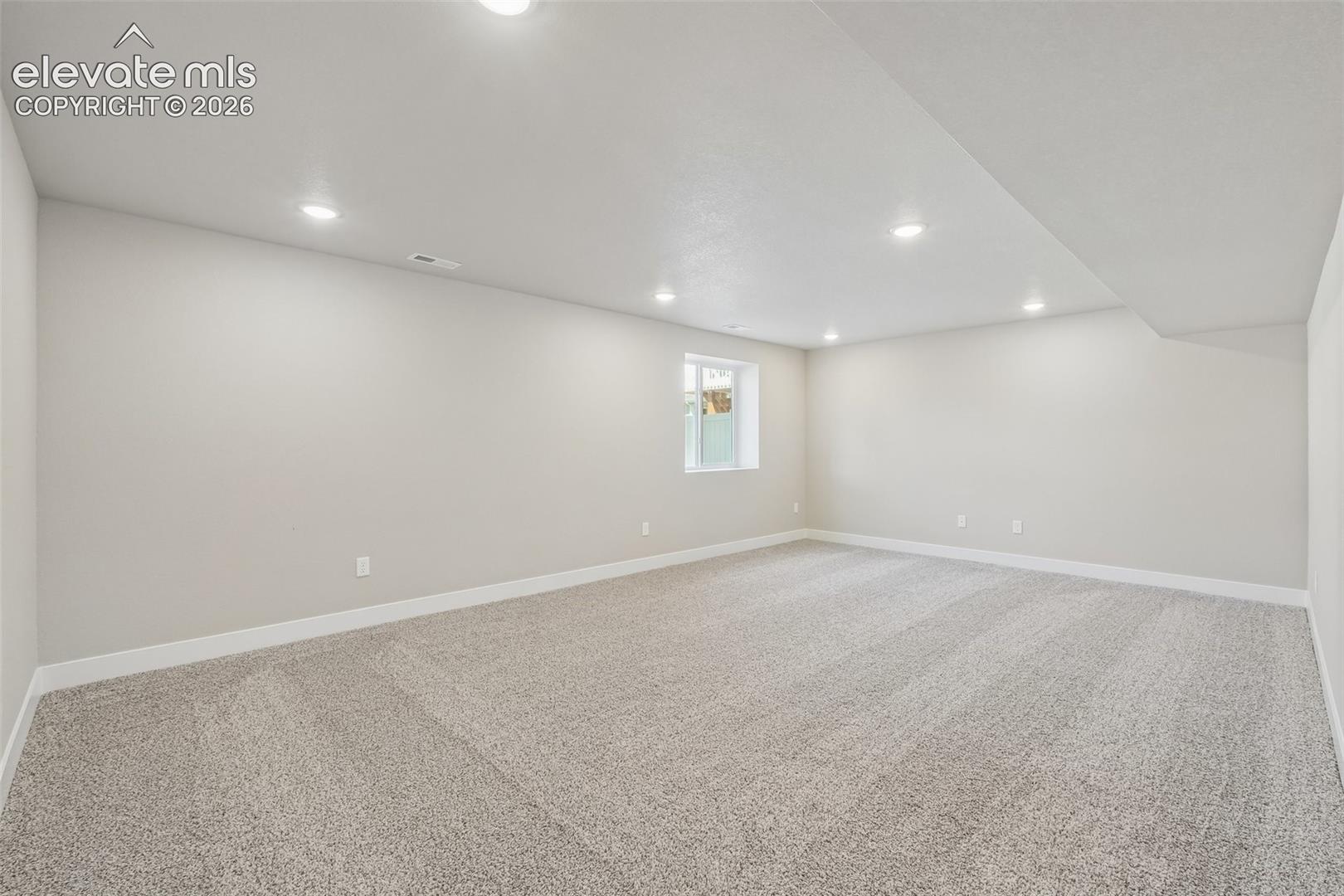 Listing photo 34 for 9696 Blaurock Drive