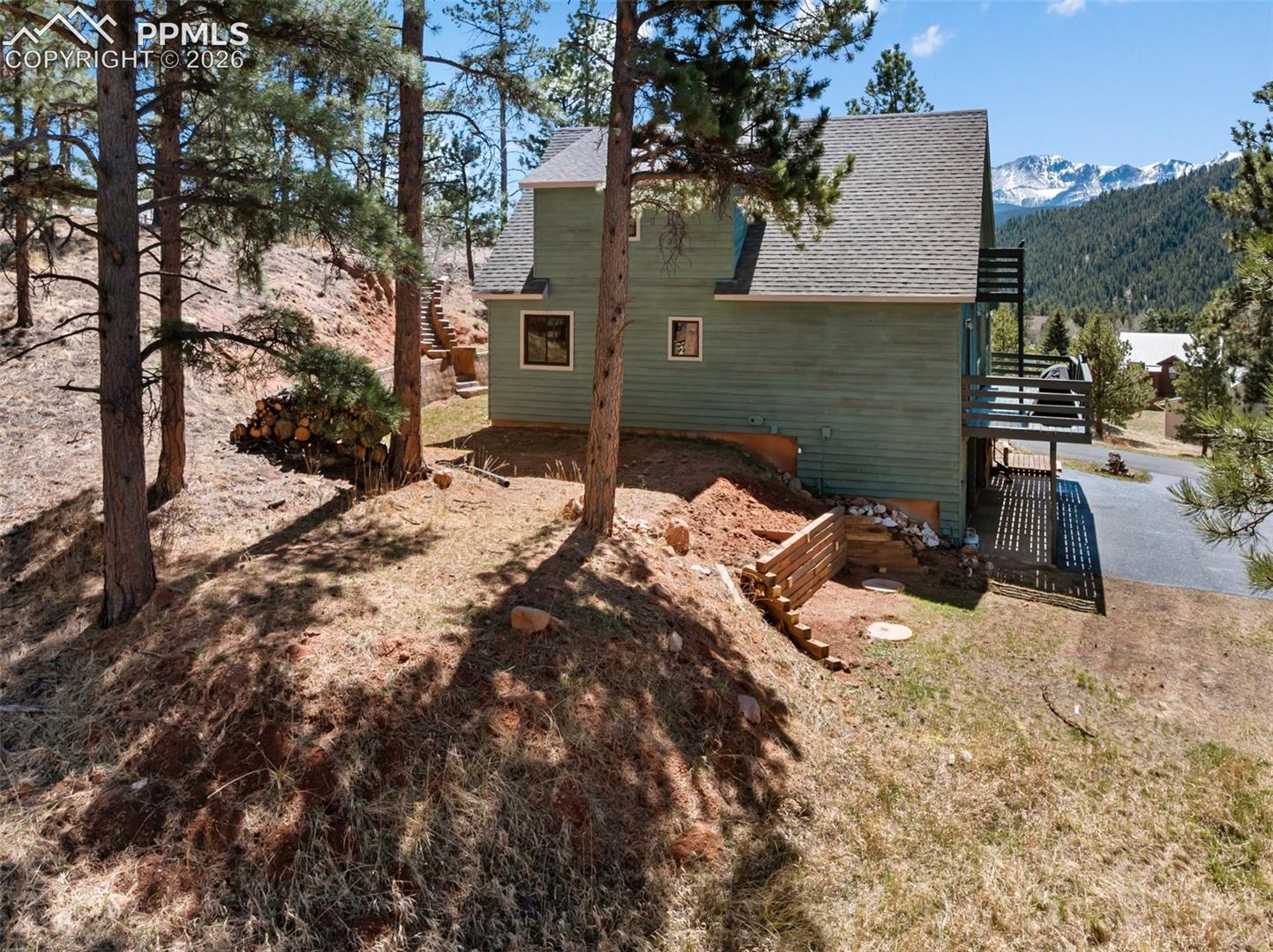 Listing photo 4 for 200 Sun Ridge Court