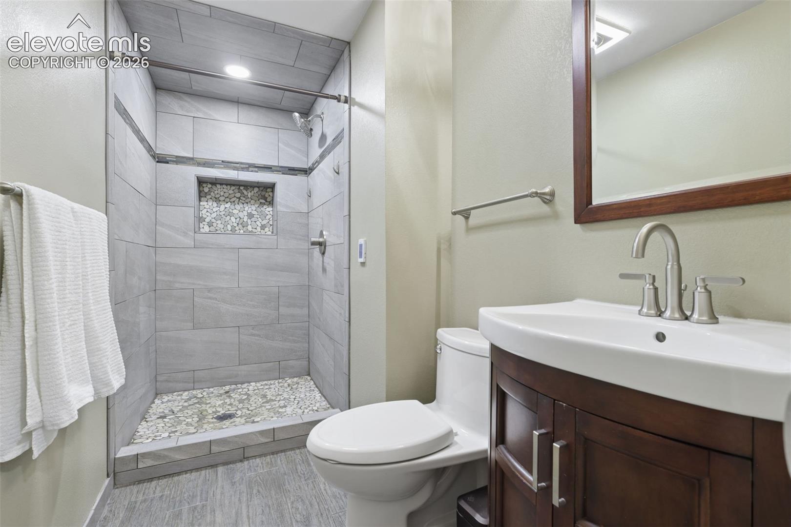 6723 Bishop Drive, photo 23
