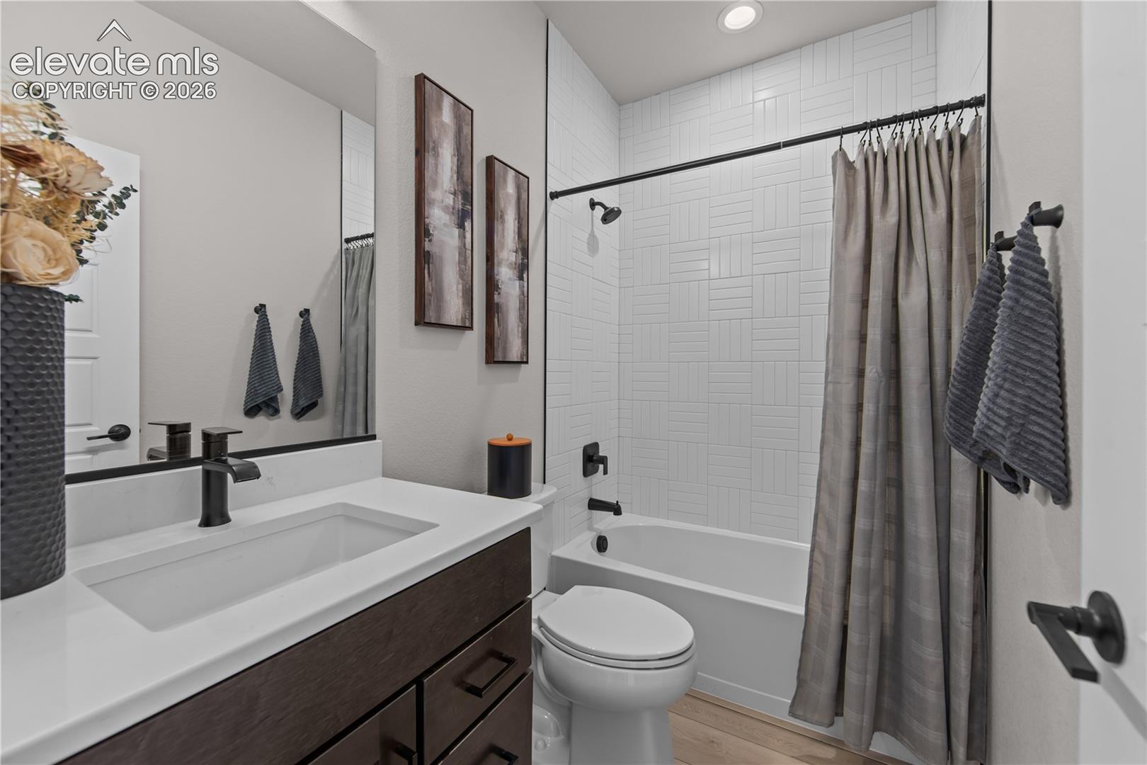 Listing photo 36 for 6575 Vistancia Avenue