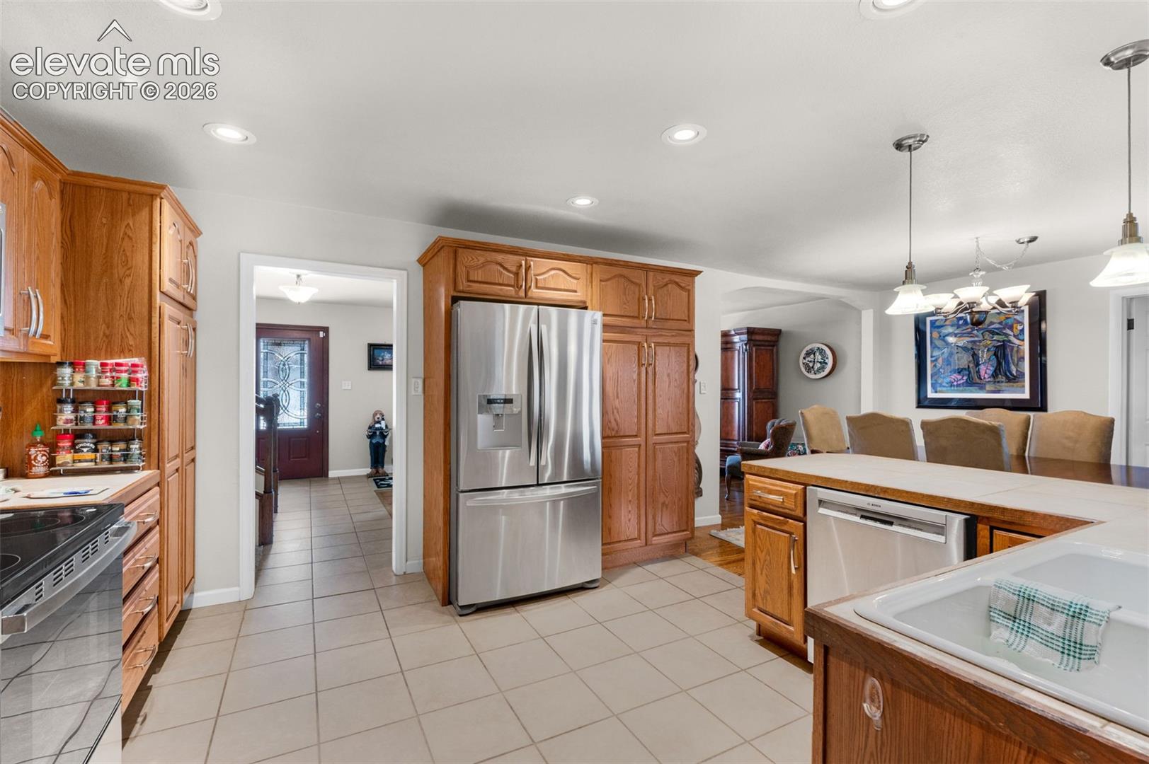 Listing photo 8 for 2935 Country Club Drive