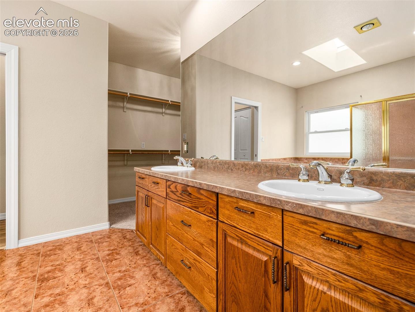 Listing photo 18 for 10 Erica Court