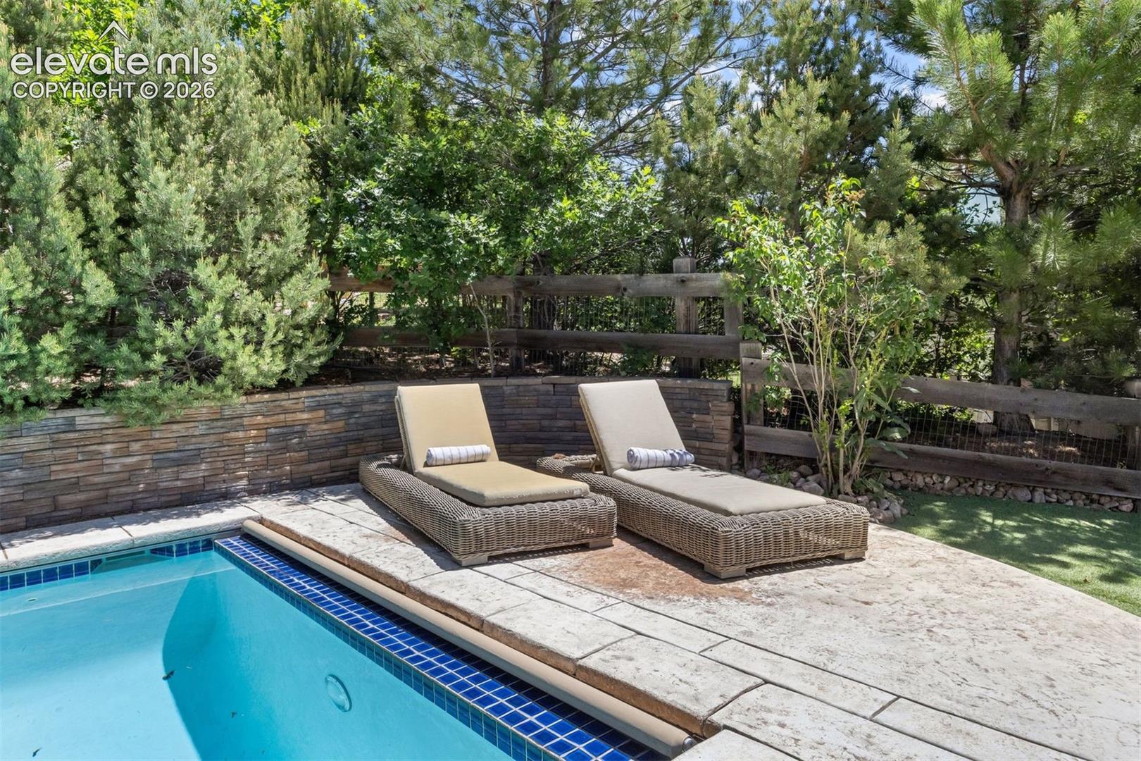 Listing photo 44 for 2151 Saddleback Drive