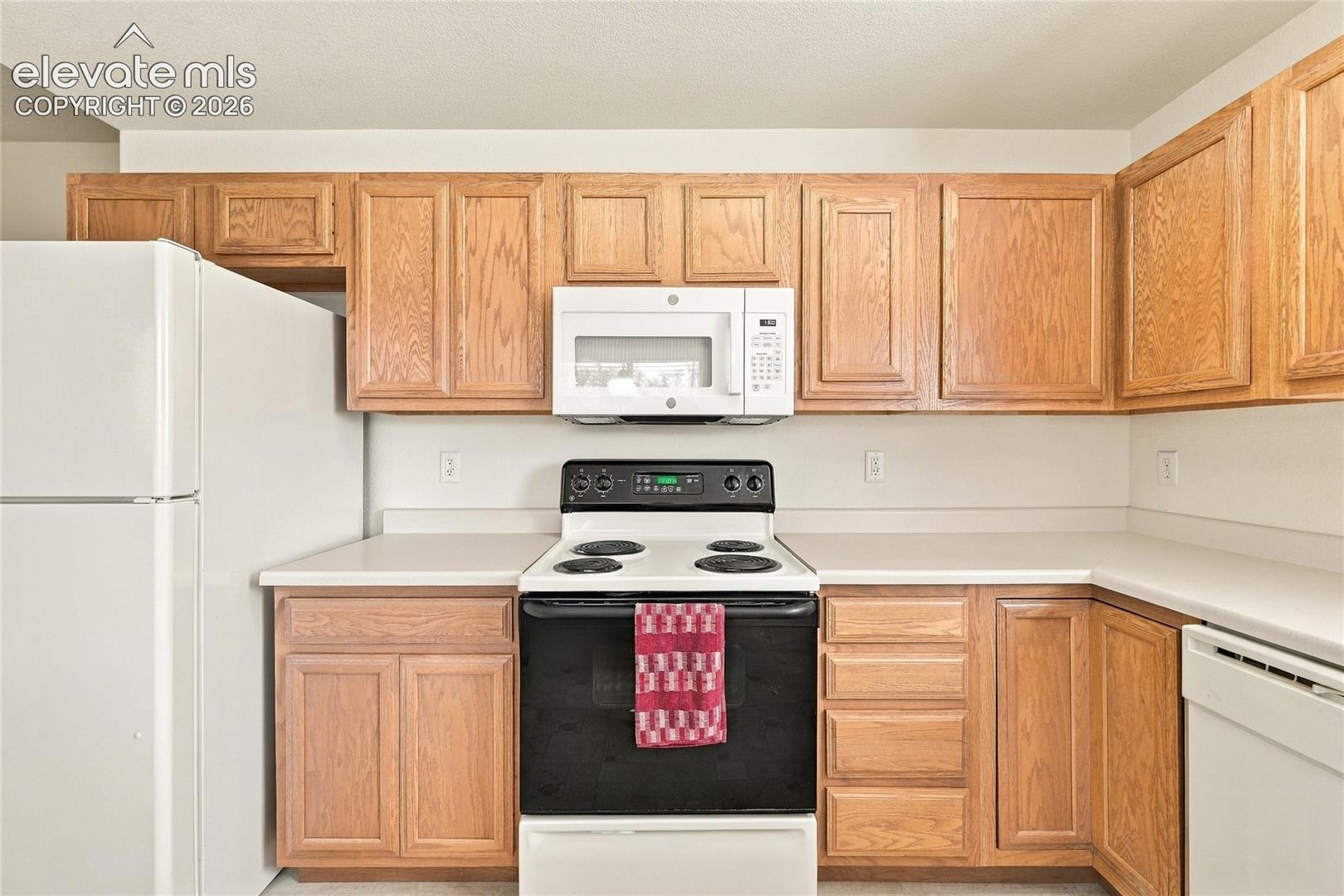 Listing photo 6 for 7538 Sailwind Drive