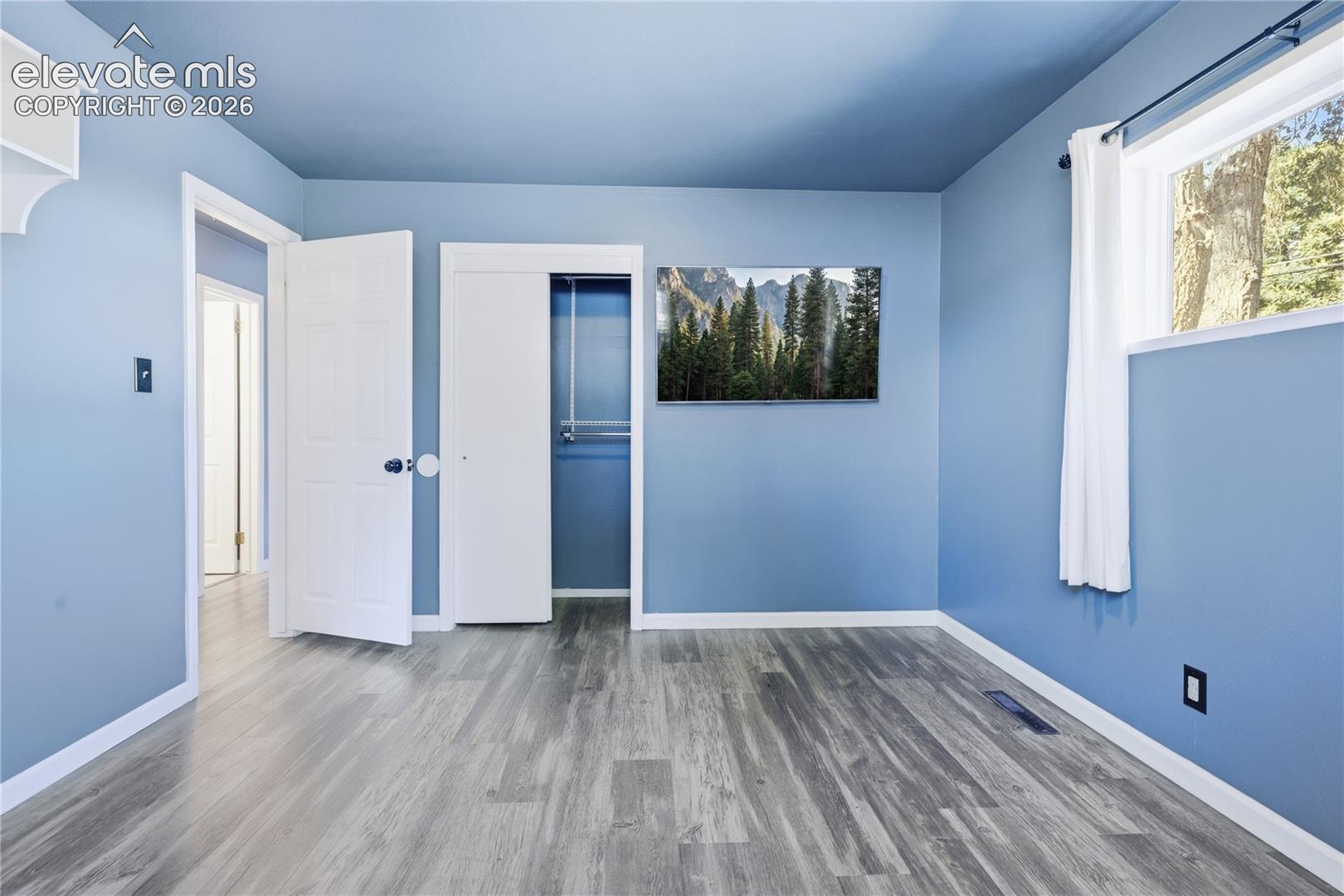 Listing photo 16 for 213 Jasper Drive