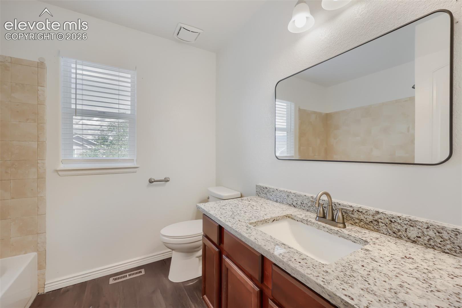 Listing photo 16 for 2496 Sierra Springs Drive