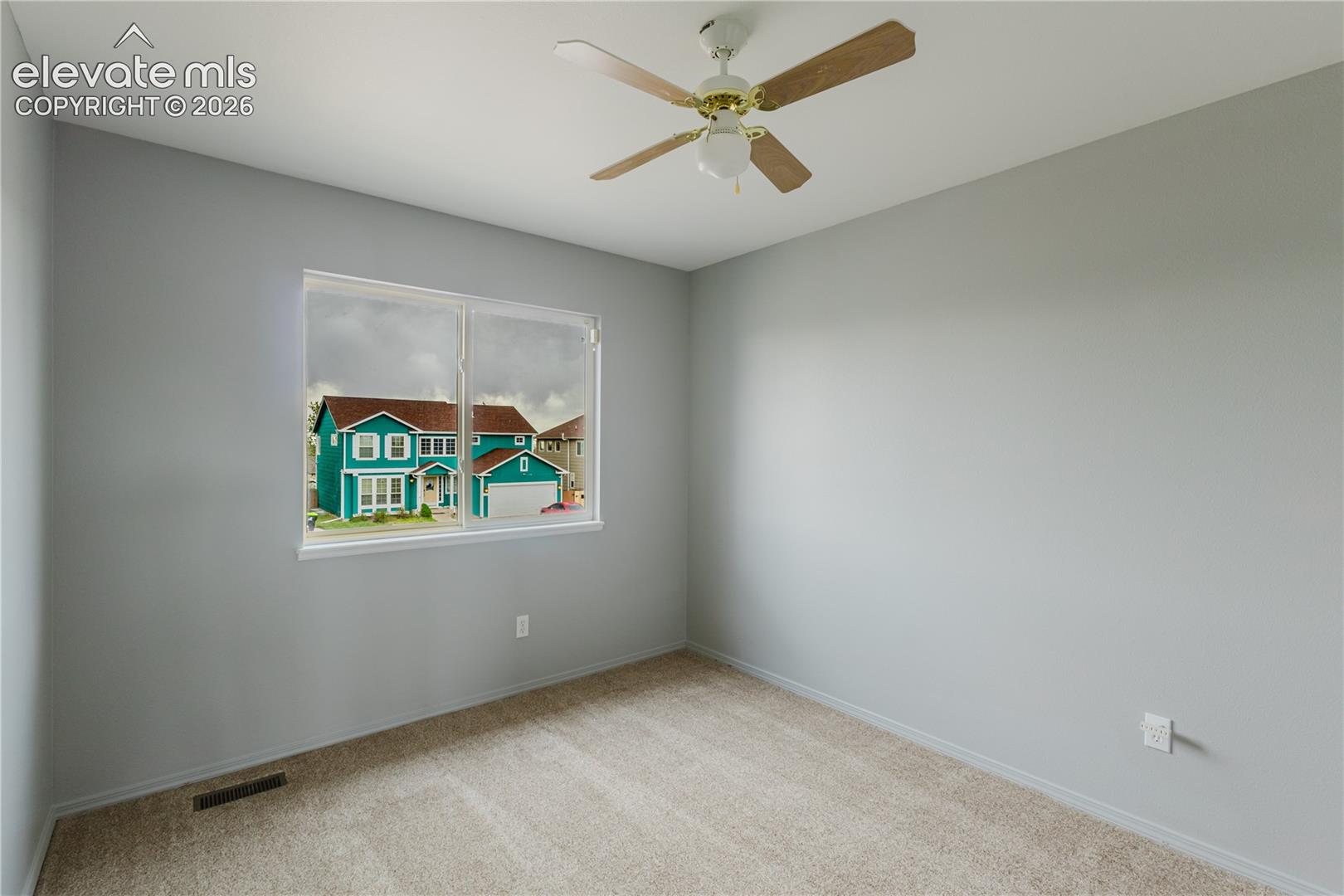 Listing photo 25 for 8156 Oliver Road