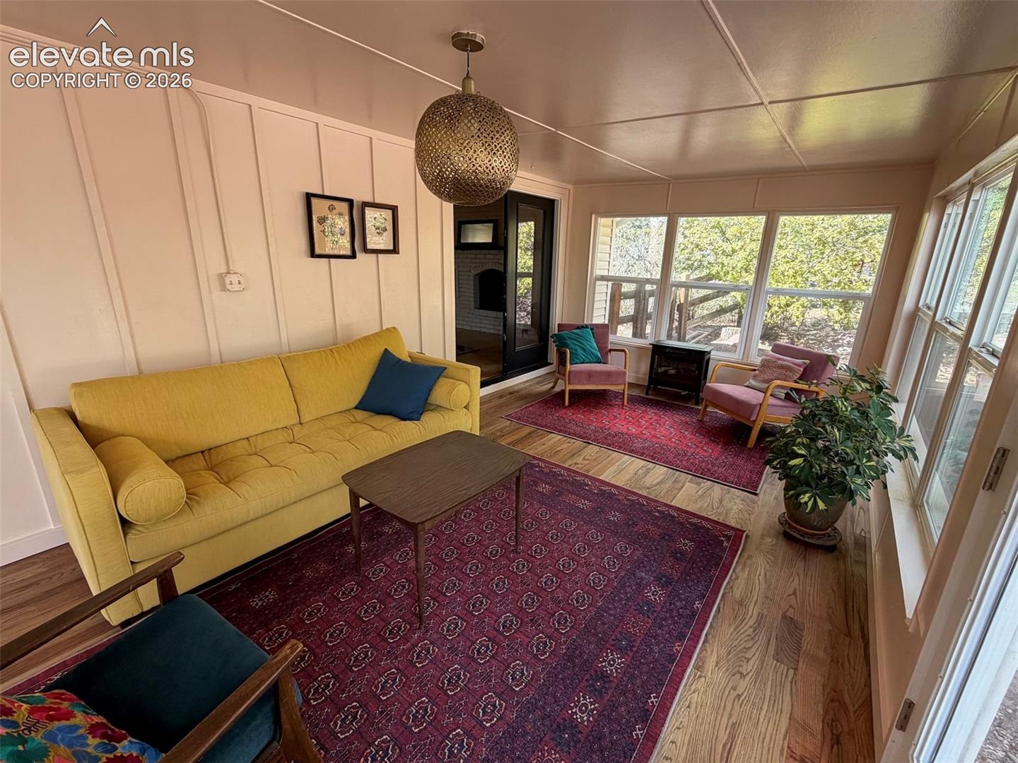 Listing photo 15 for 6827 Rosewood Drive