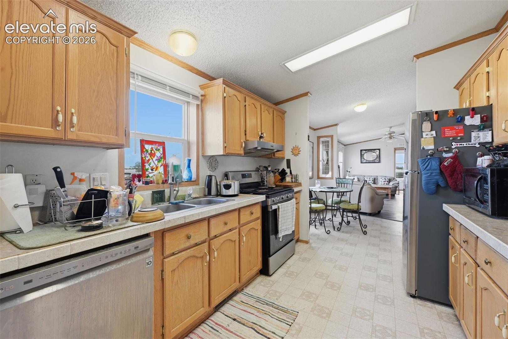 Listing photo 10 for 1005 Engleby Drive