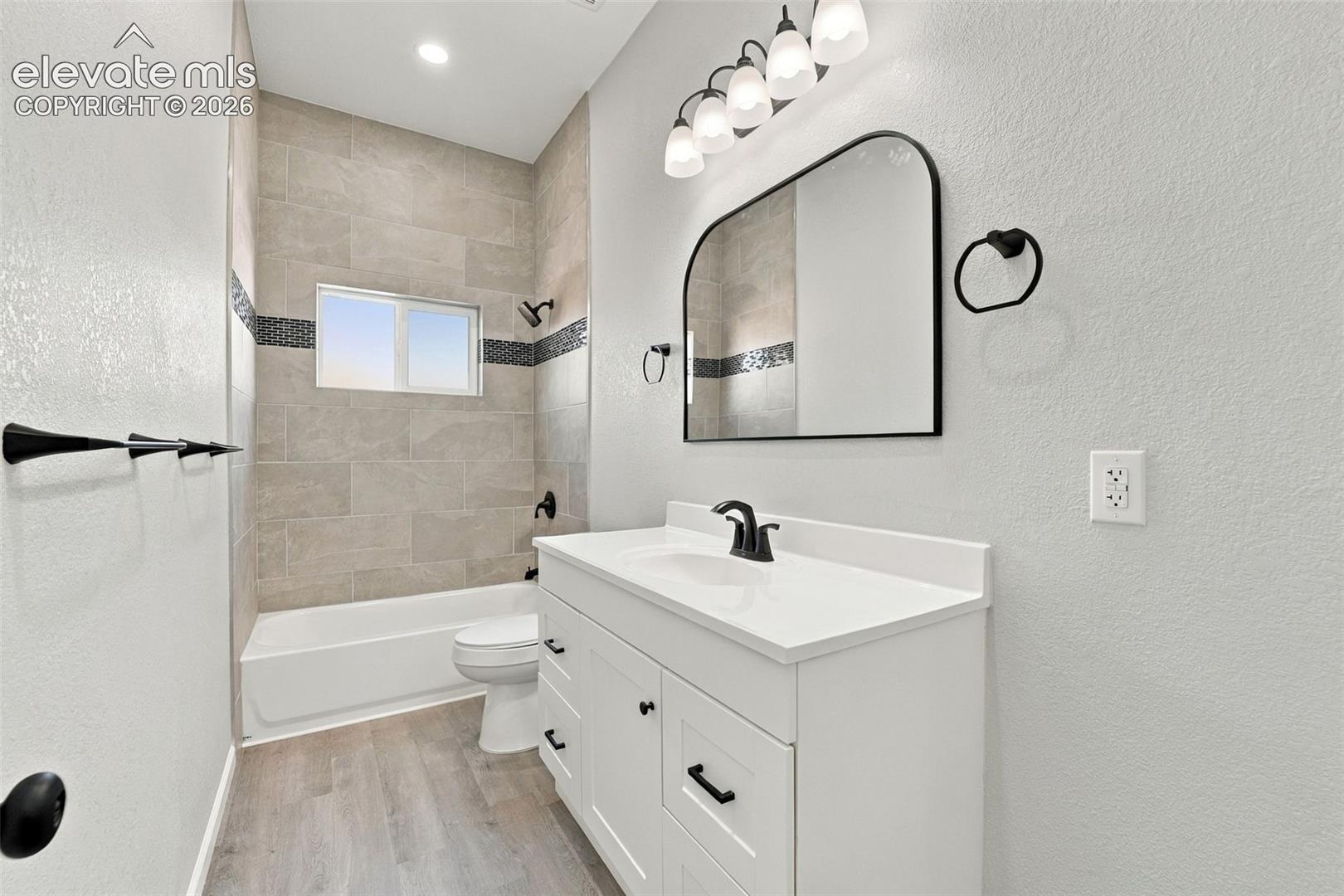 Listing photo 15 for 2200 Lewis Avenue