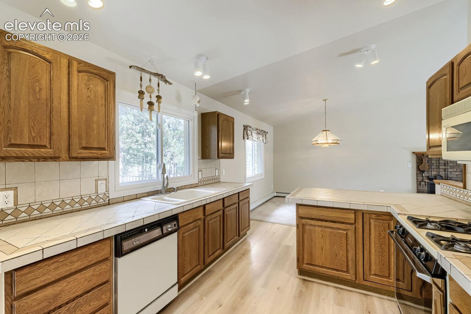 Listing photo 13 for 12295 Domino Way