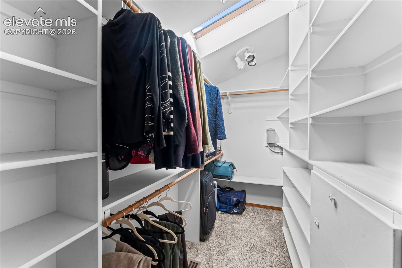 Listing photo 35 for 5870 Pemberton Way