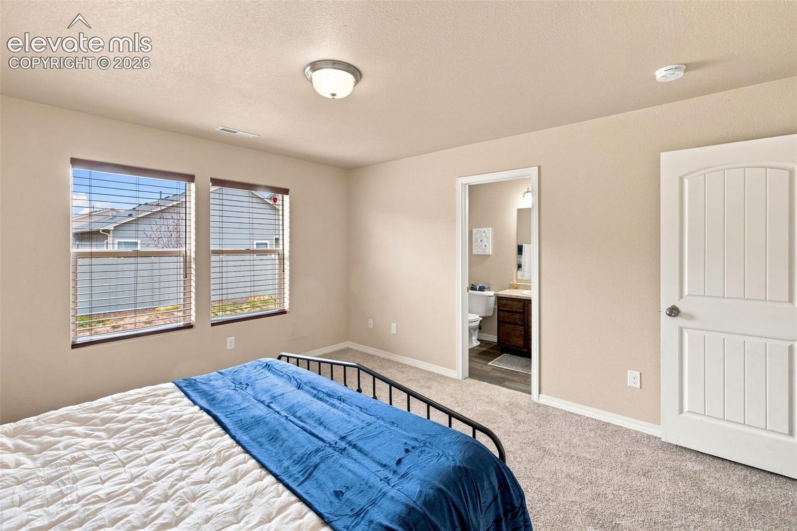Listing photo 27 for 10864 Traders Parkway