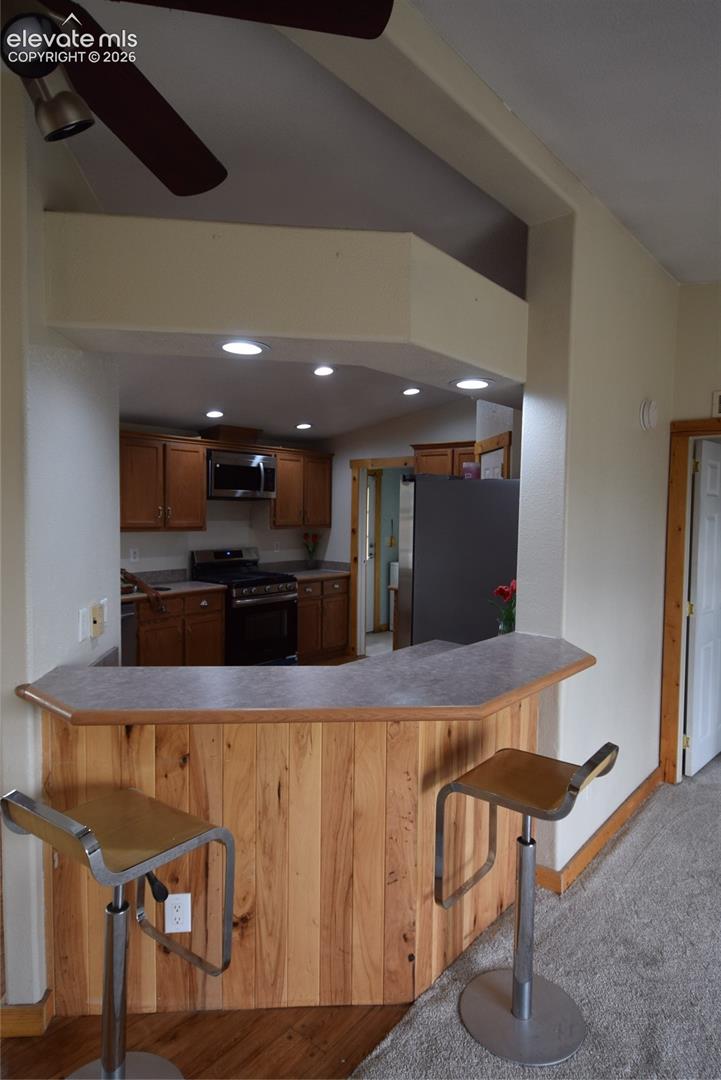 Listing photo 13 for 877 Maid Marian Drive