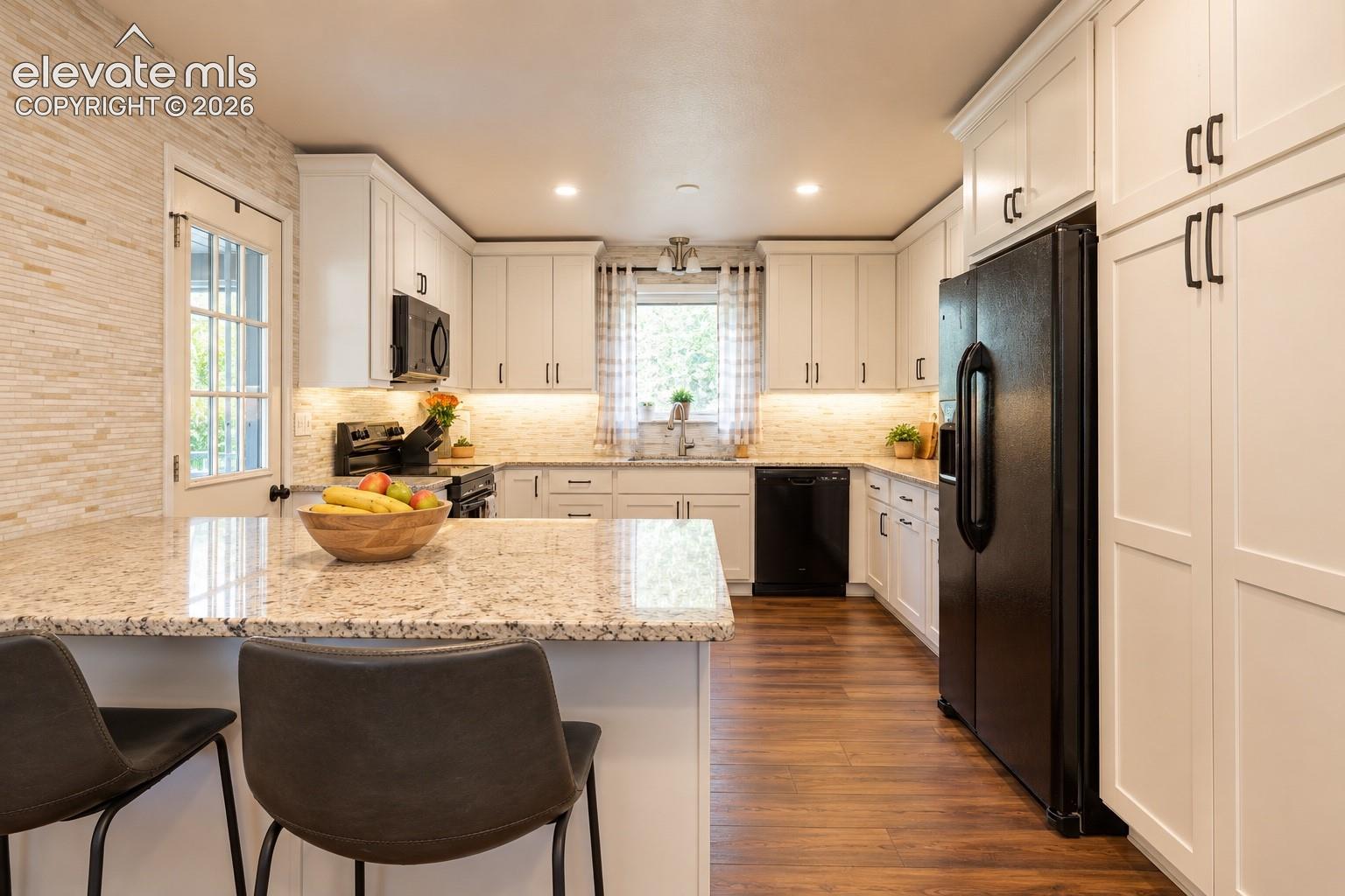 Listing photo 10 for 721 Sunnywood Place