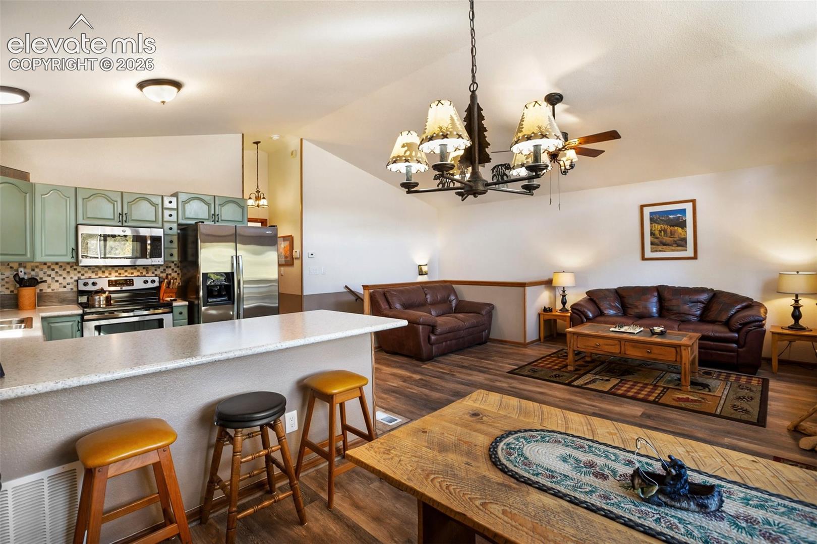 Listing photo 18 for 493 Horseshoe Drive