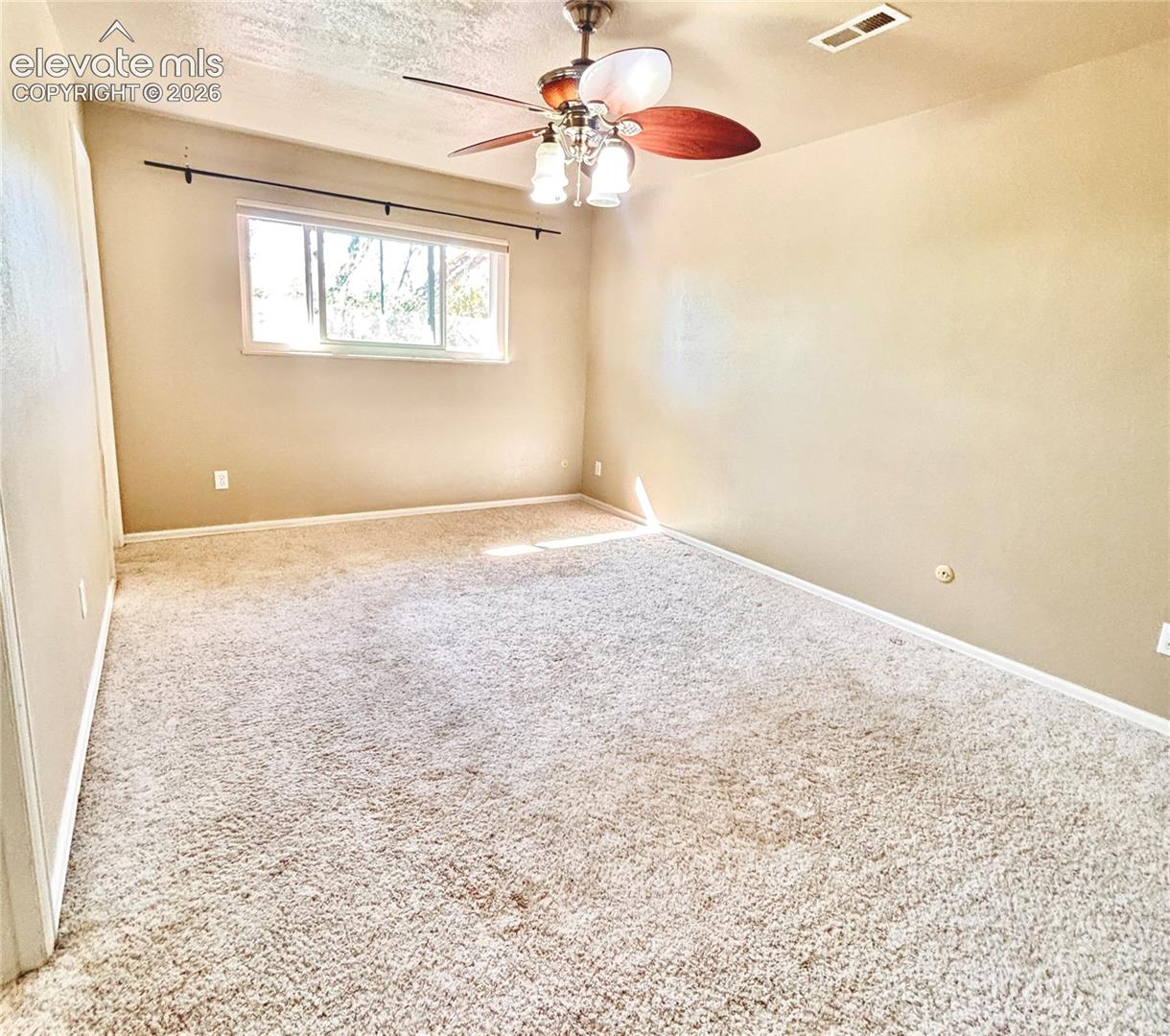 Listing photo 11 for 7265 Killington Street