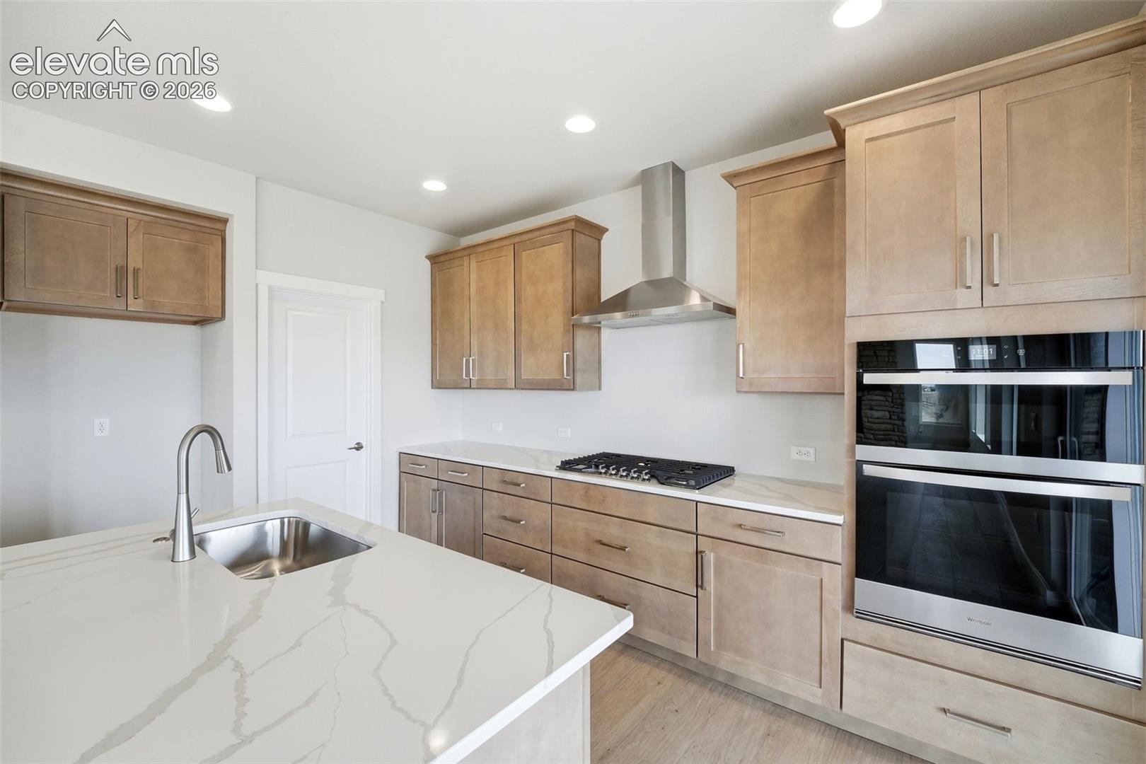 Listing photo 14 for 7979 Wilton Drive