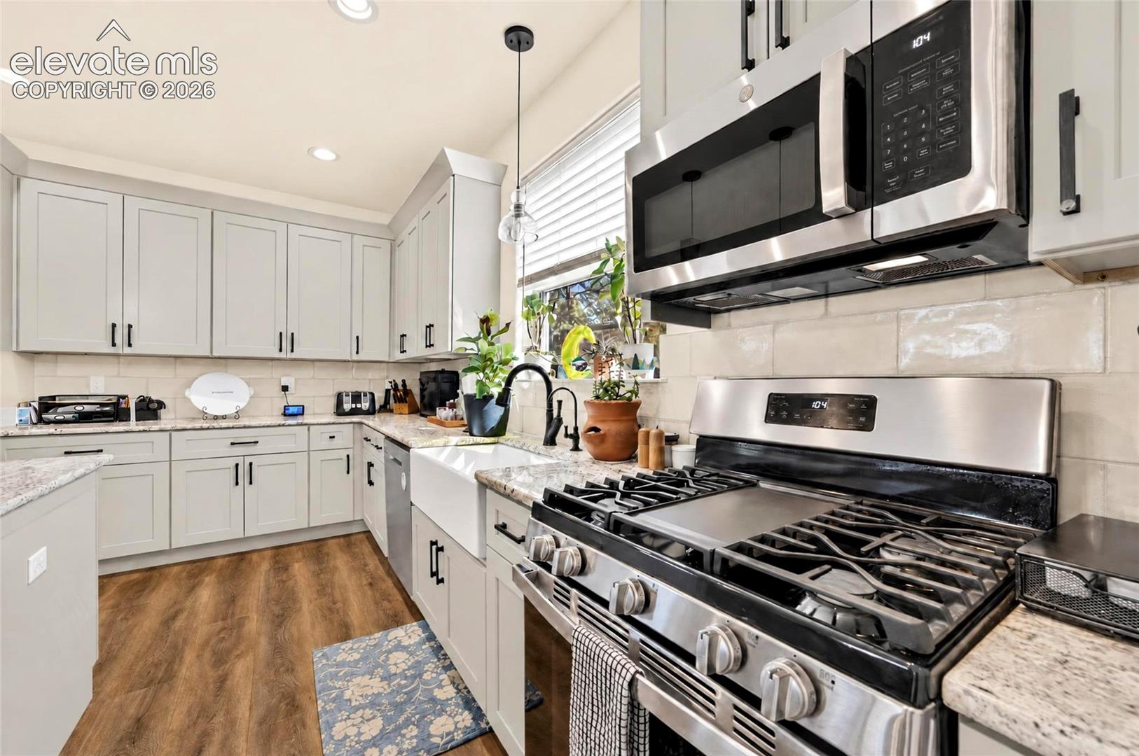 Listing photo 11 for 258 Turnabout Lane