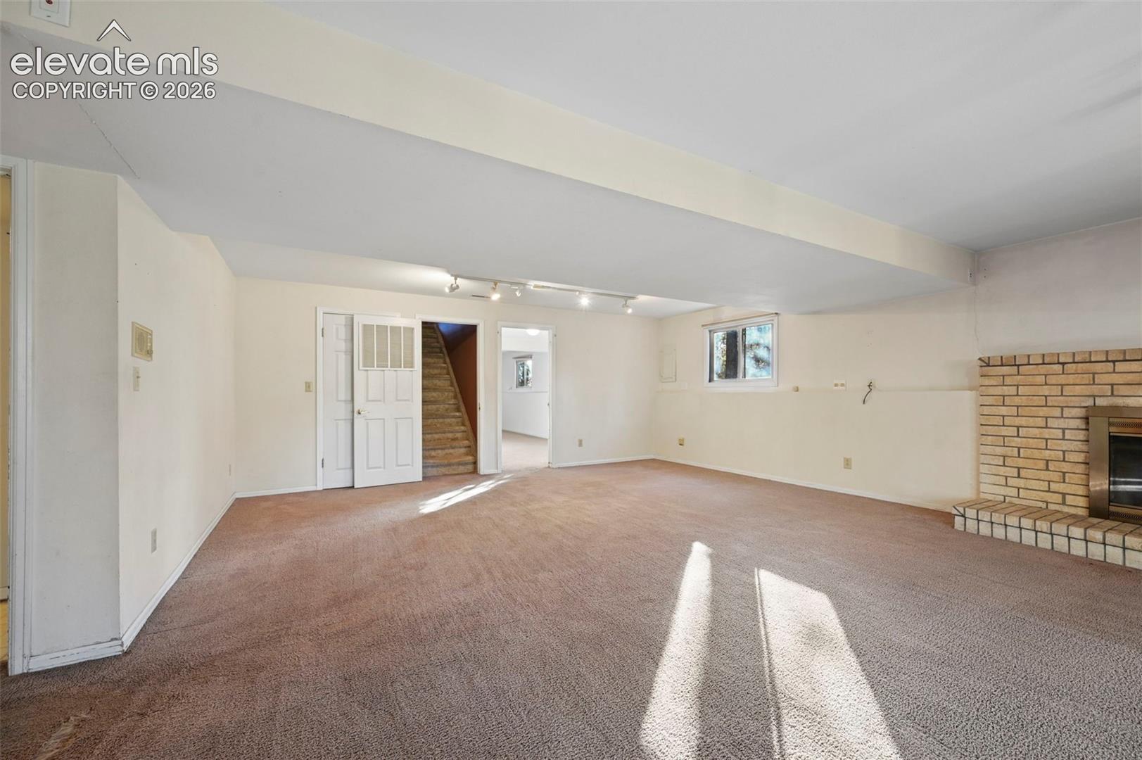 Listing photo 38 for 19280 doewood Drive