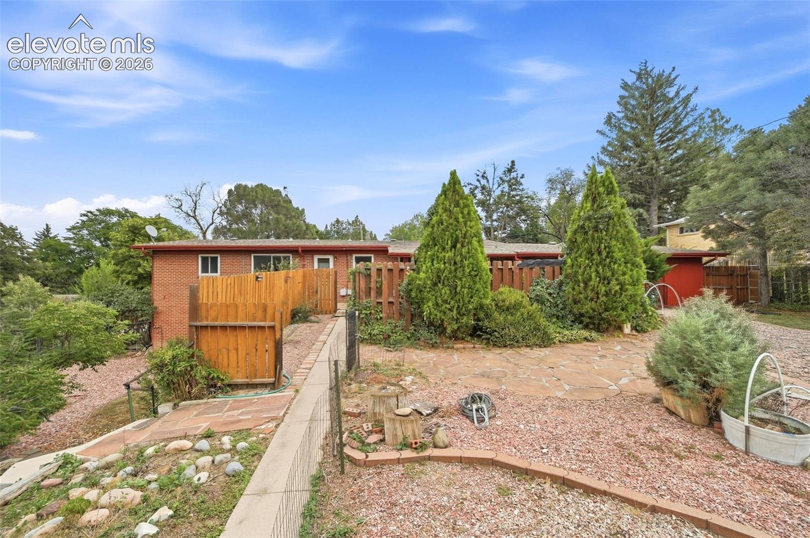 Listing photo 42 for 1406 Iowa Avenue
