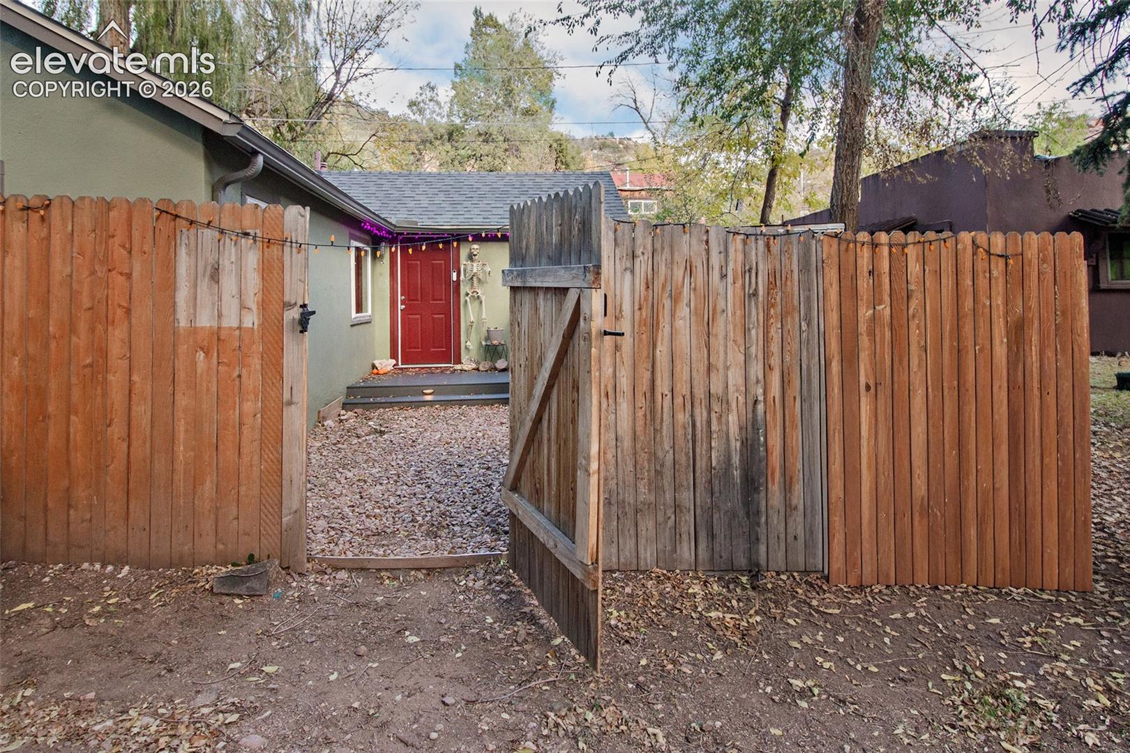 Listing photo 18 for 8 Narrows Road
