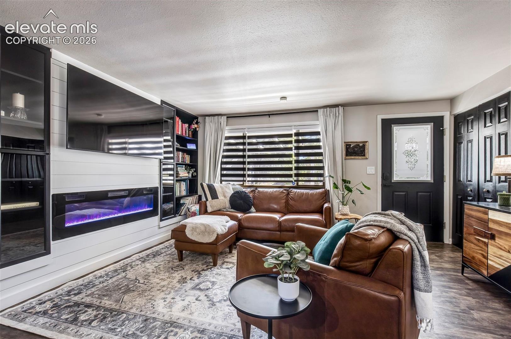 Listing photo 5 for 425 Calle Entrada NA