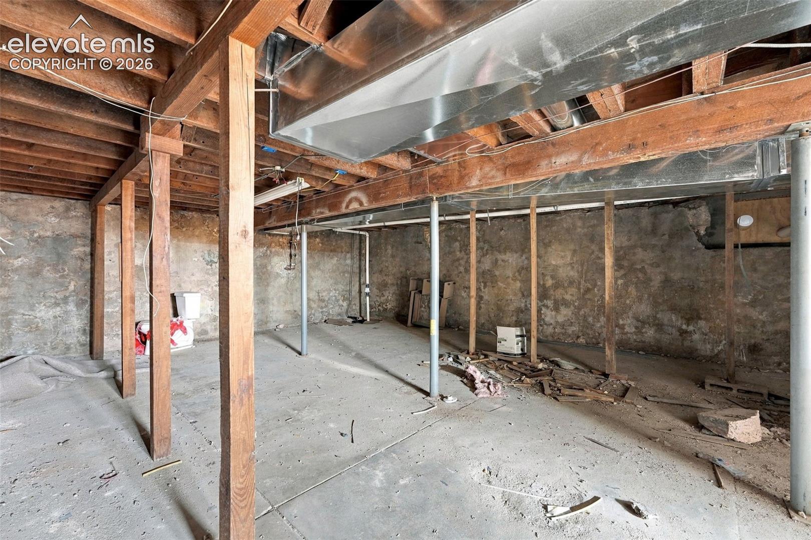Listing photo 23 for 412 E St Vrain Street