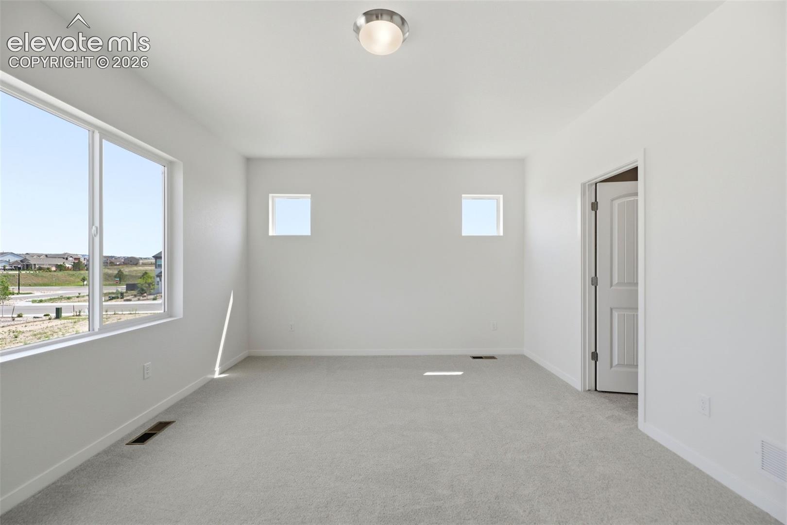 Listing photo 32 for 7968 School House Drive