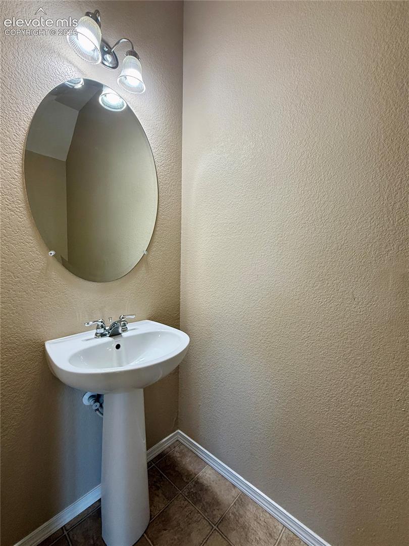 Listing photo 9 for 10586 Country Park Point