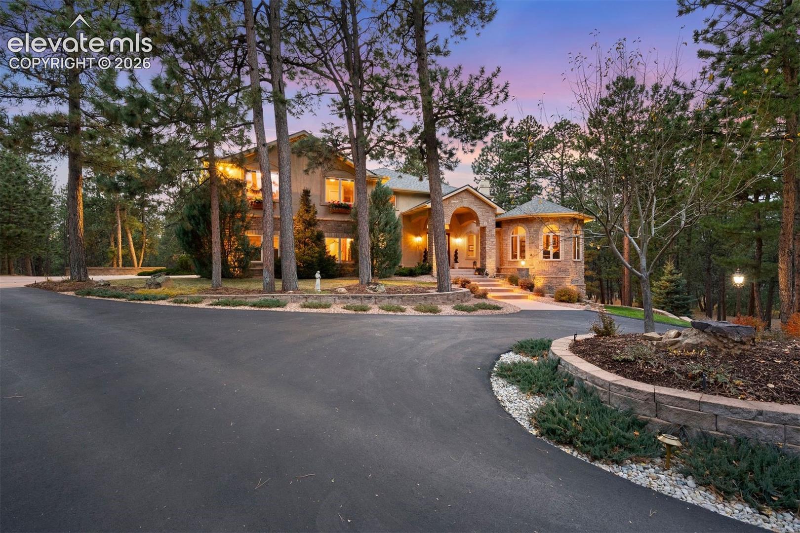 Listing photo 2 for 17507 Colonial Park Drive