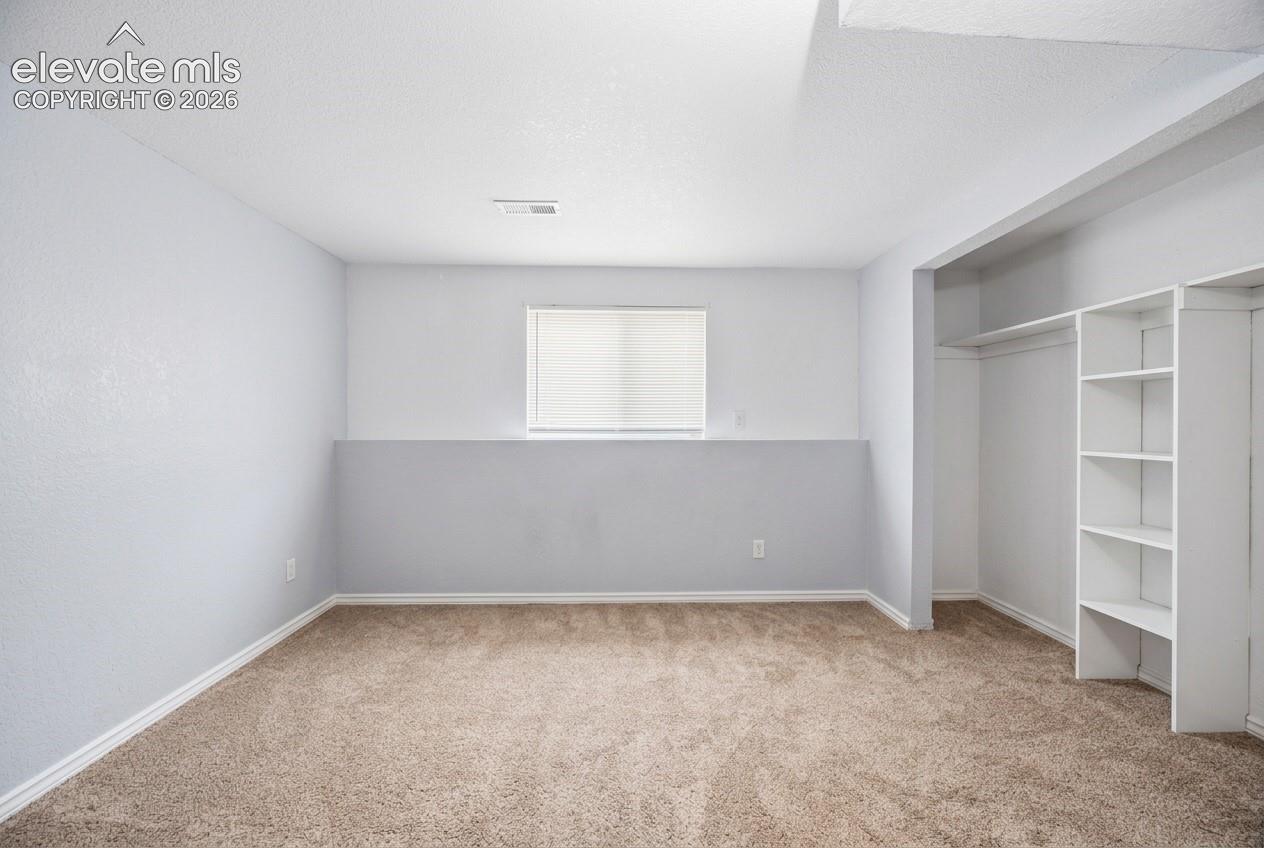 Listing photo 14 for 7409 Colonial Drive