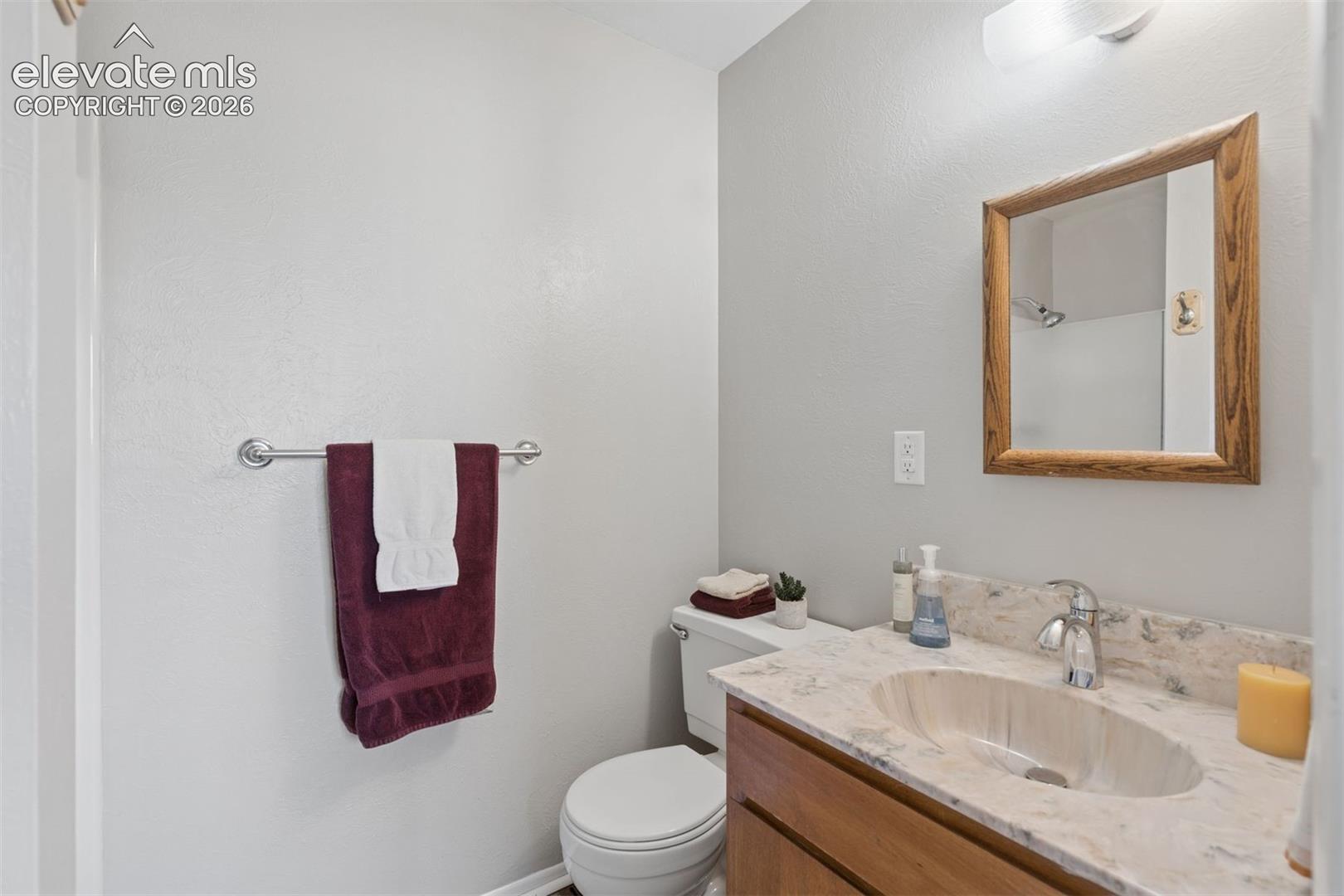 Listing photo 21 for 408 Elmwood Drive