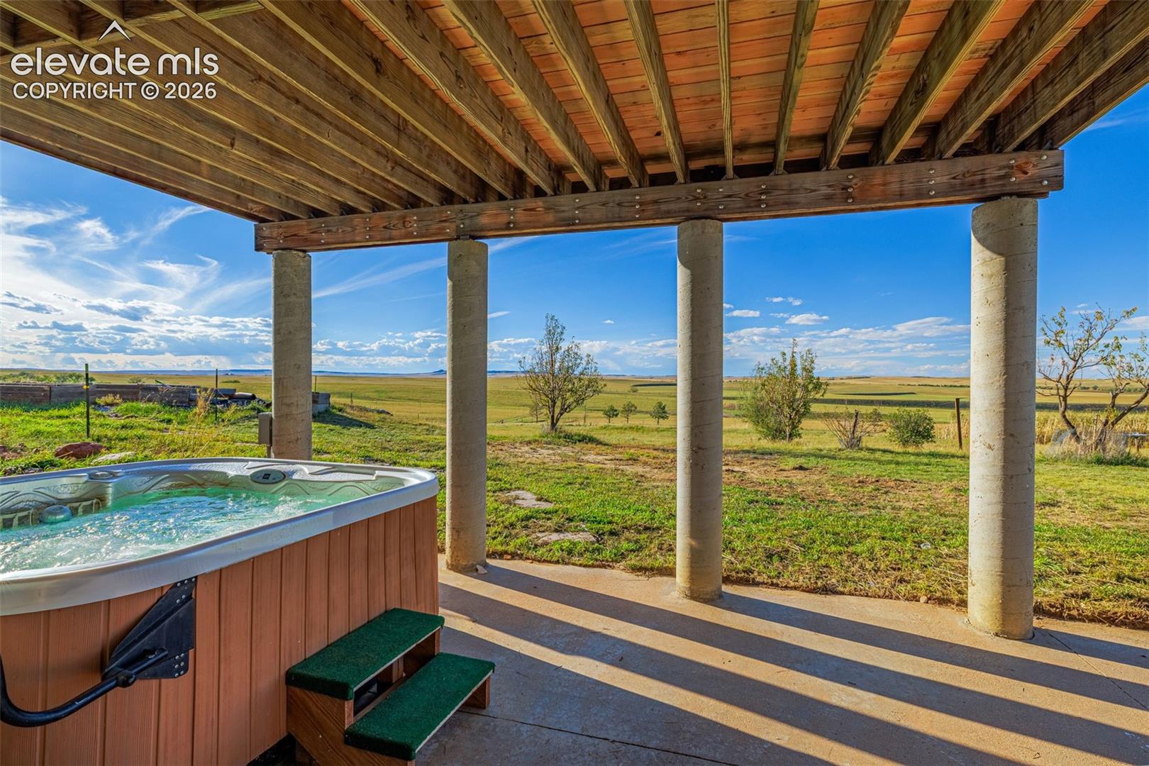 Listing photo 4 for 16255 Barney Road