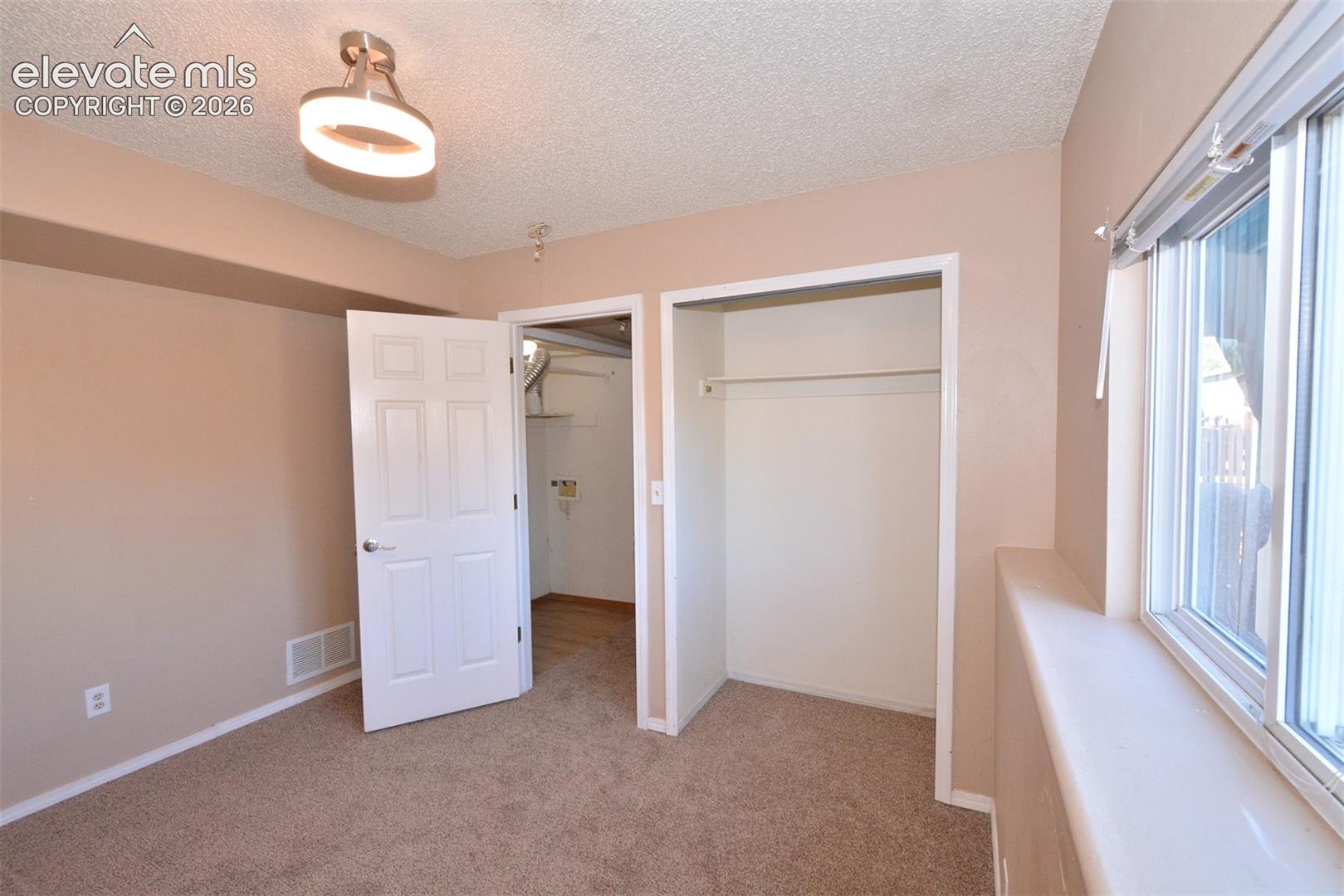 Listing photo 24 for 2040 Fairweather Way