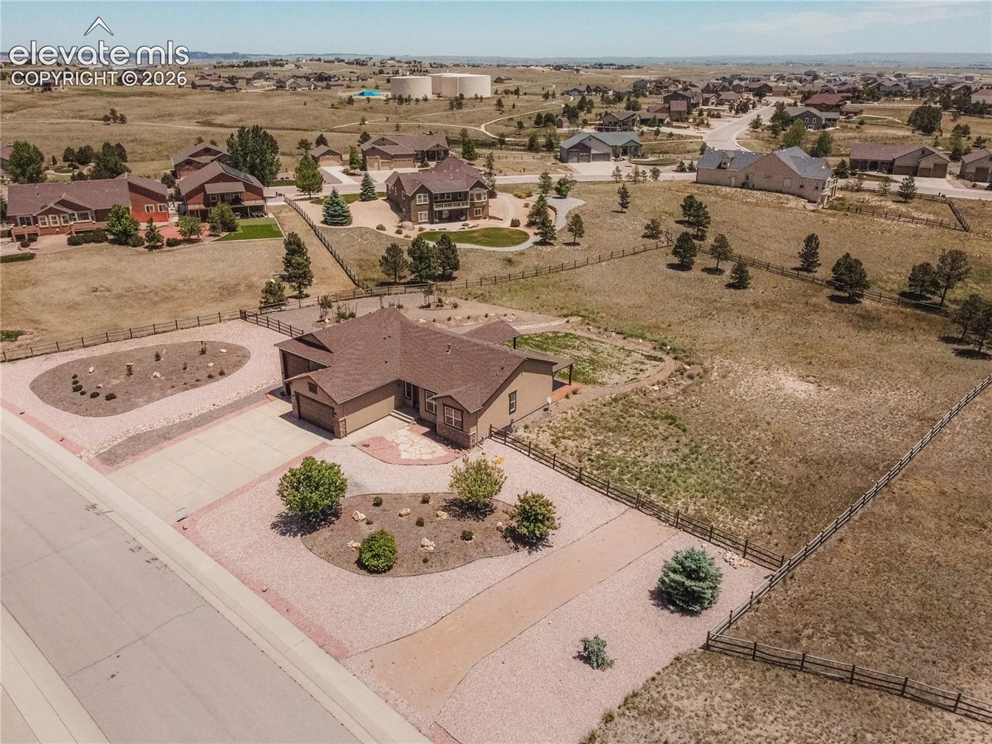 Listing photo 4 for 11824 Black Hills Drive