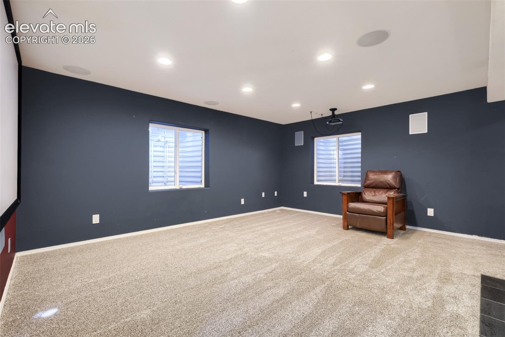 Listing photo 15 for 10149 Angeles Road