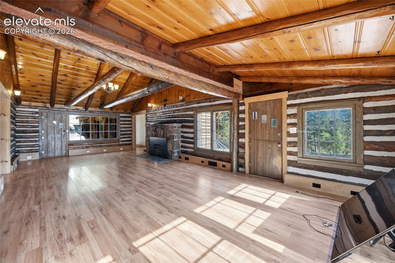 Listing photo 6 for 9795 Mountain Road