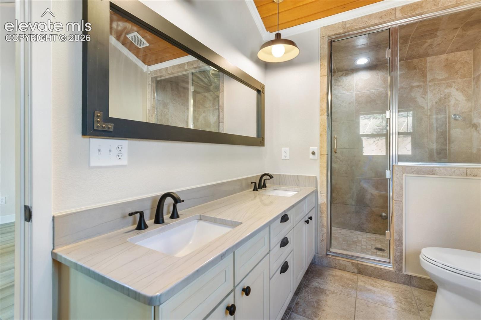 Listing photo 14 for 396 Mohawk Heights