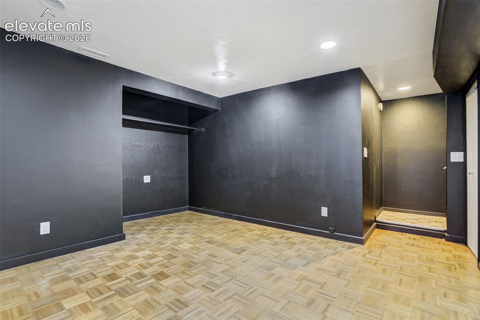 8295 Candon Drive, photo 30
