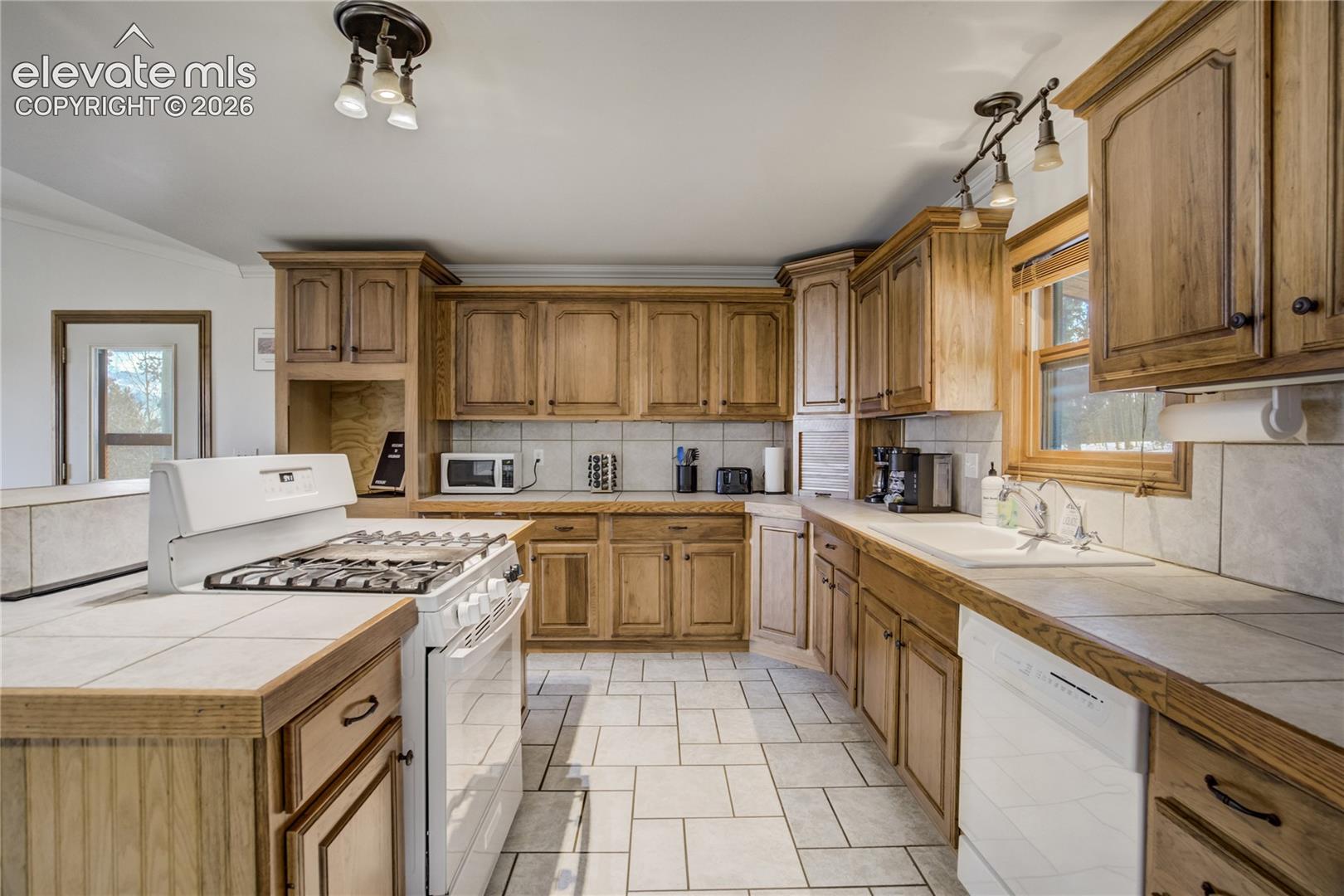 Listing photo 2 for 10665 S Highway 67